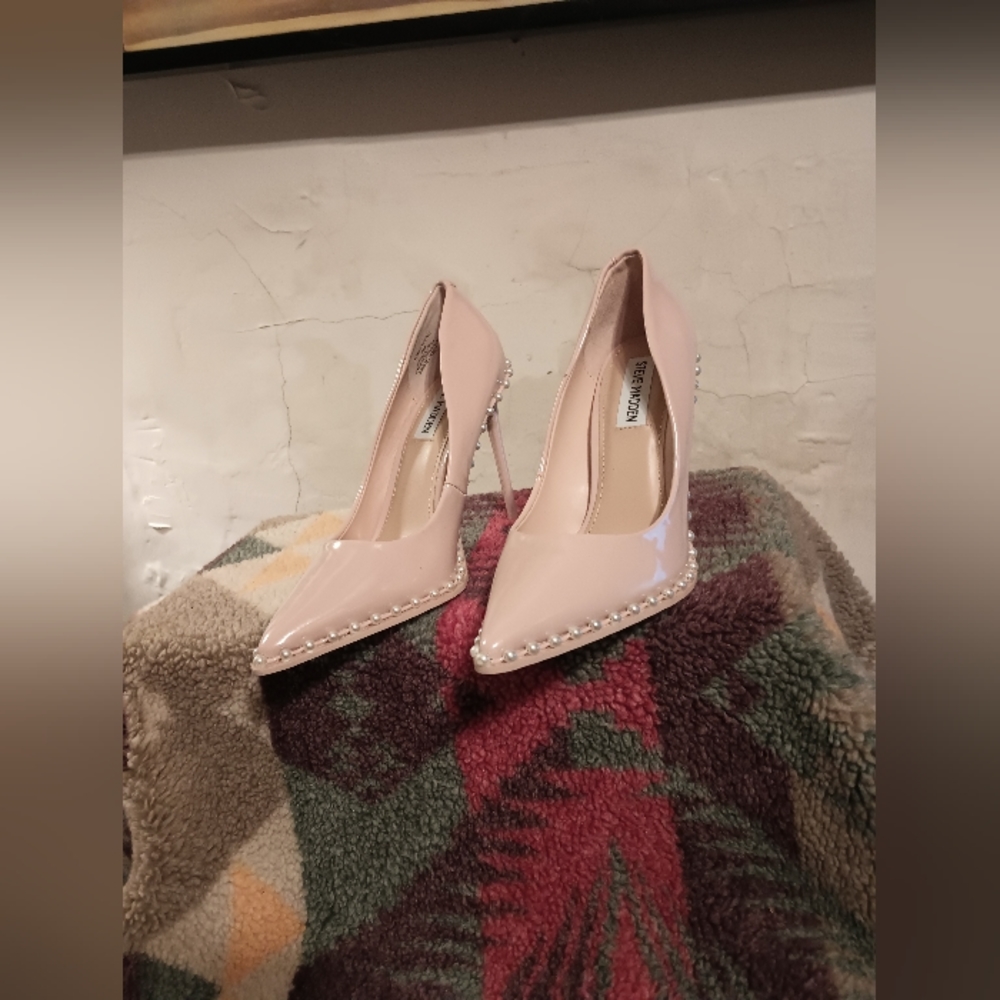 Pale Blush Heels with Pearl details